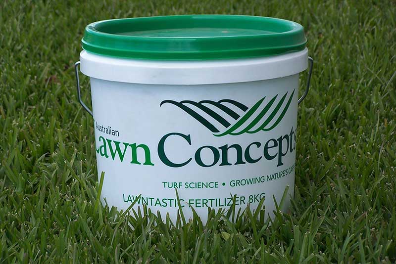 Lawntastic Lawn Turf Fertiliser 4.jpg-w