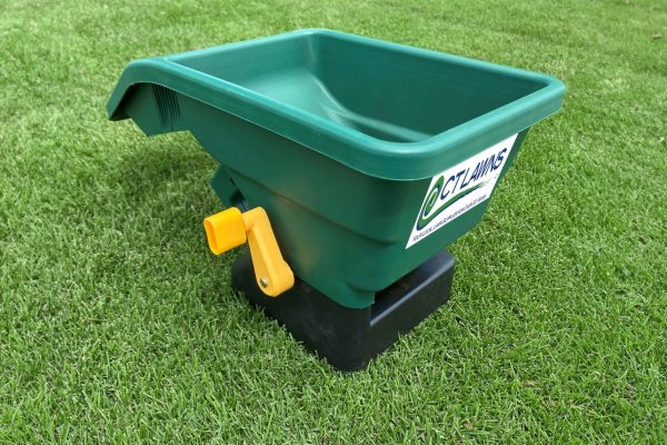 Hand-held-fertiliser-spreader-CT-Lawns-Turf-Sunshine Coast e