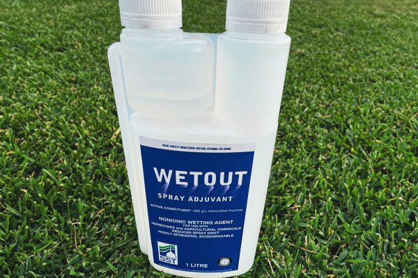 Wetout-Spray-Adjuvant-Nonionic-Wetting-Agent-1-Litre-CT-Lawns-Turf-Sunshine-Coast
